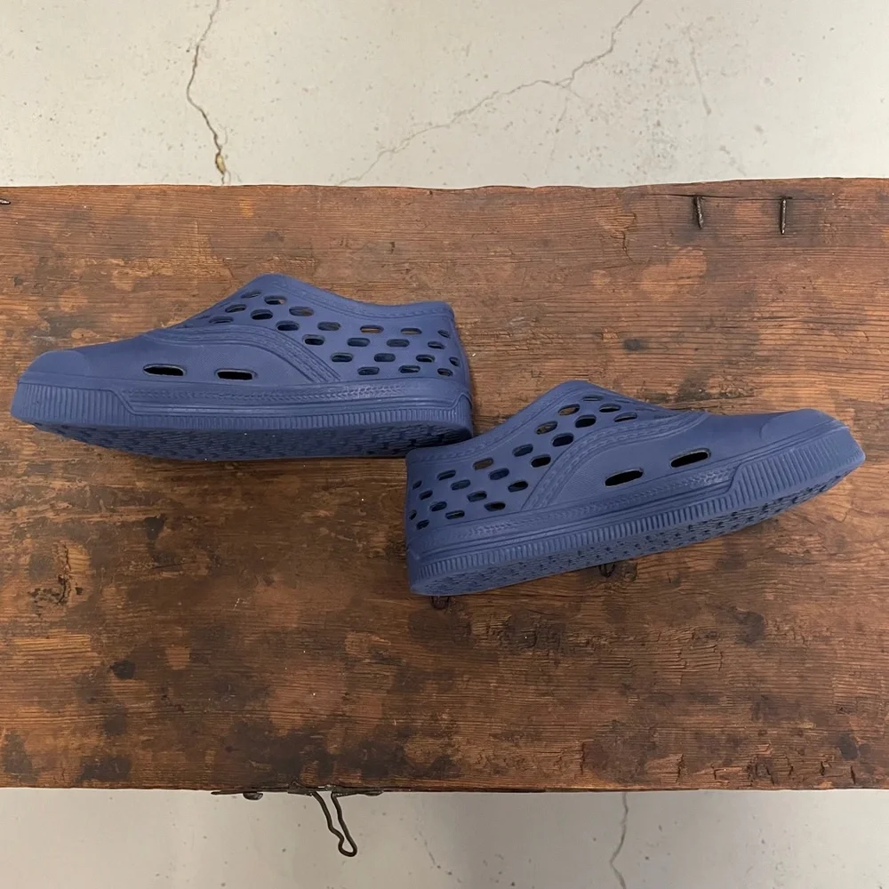 OshKosh B'Gosh rubber slip on sneaker shoes